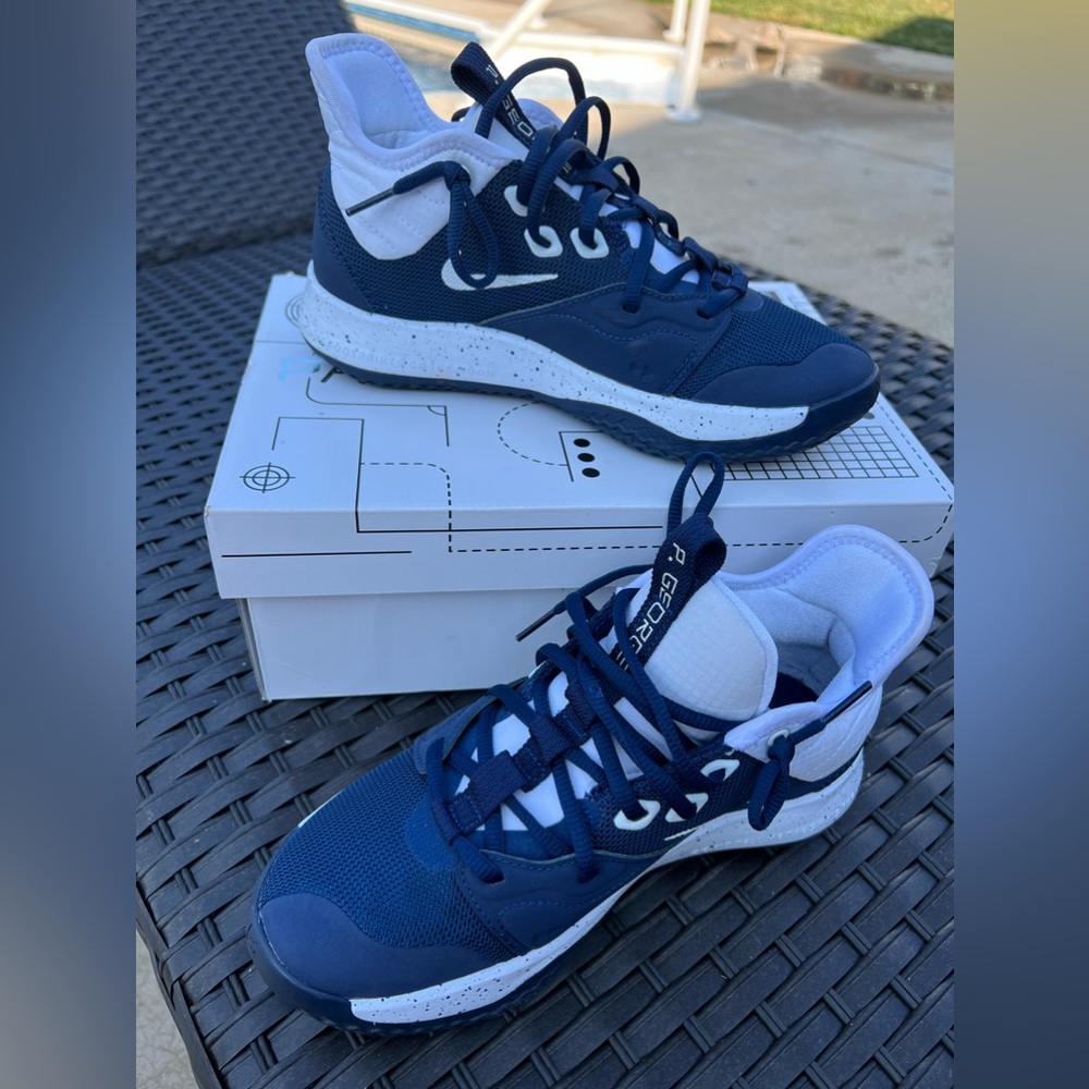 Nike Paul George, blue and white, sneakers.